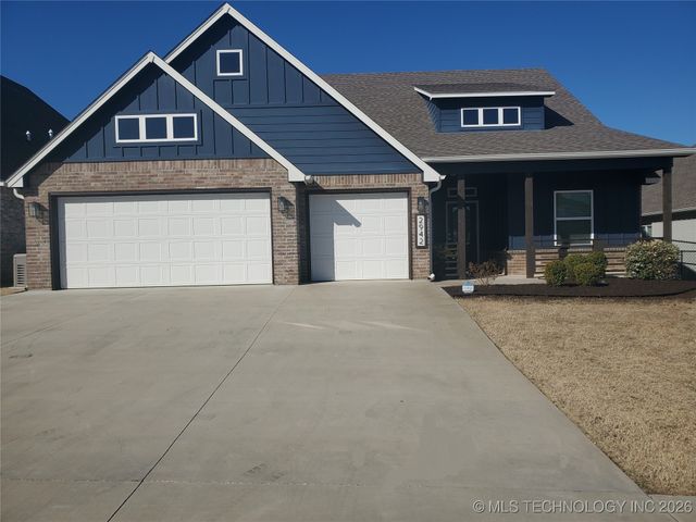 2942 N Briarwood Avenue, Catoosa, OK 74015