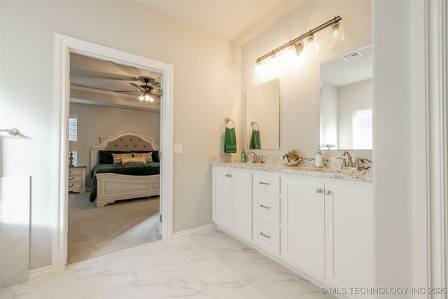 2942 N Briarwood Avenue, Catoosa, OK 74015