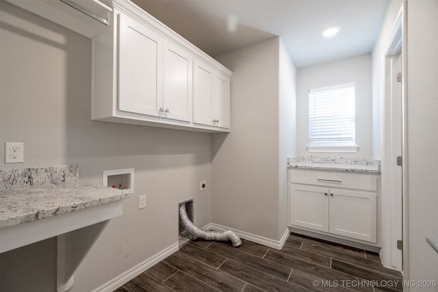 2942 N Briarwood Avenue, Catoosa, OK 74015