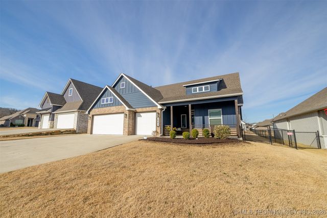 2942 N Briarwood Avenue, Catoosa, OK 74015