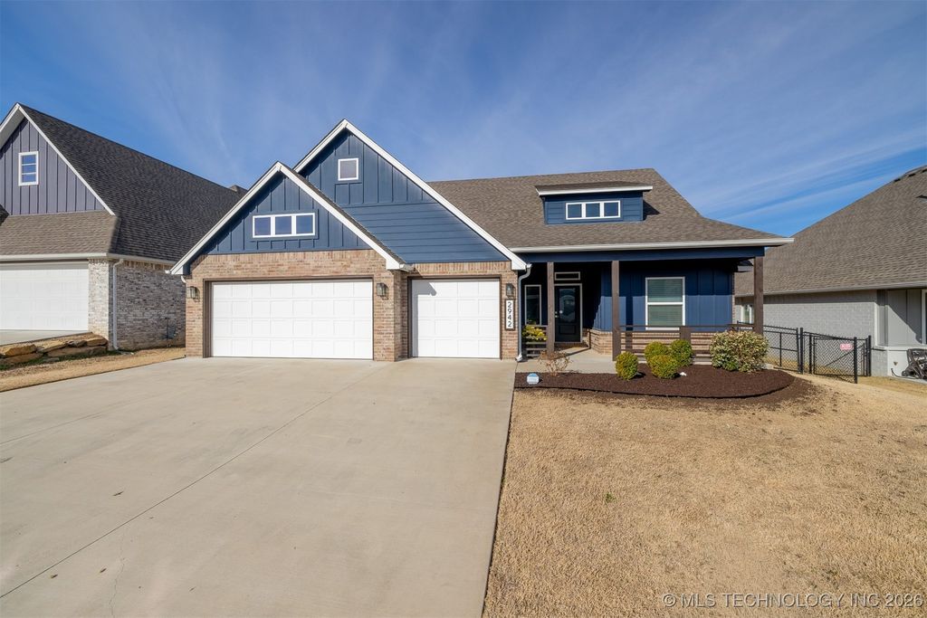 2942 N Briarwood Avenue, Catoosa, OK 74015
