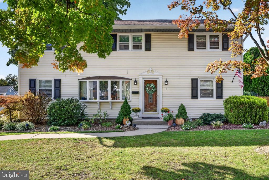 11 BUCKNELL AVE, STRATFORD, NJ 08084 — exterior
