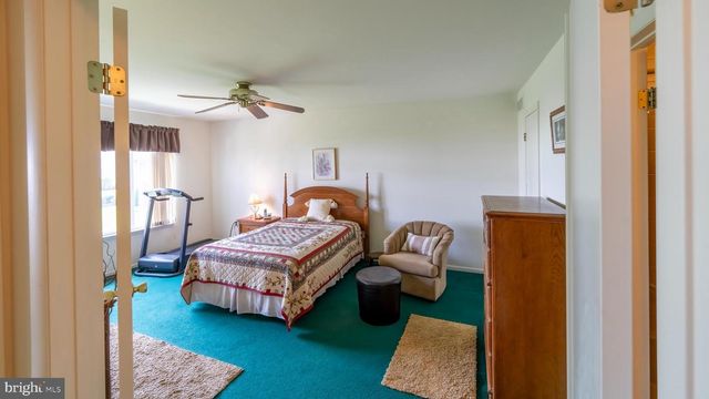 3006 MARYANNES CT, North Wales, PA 19454