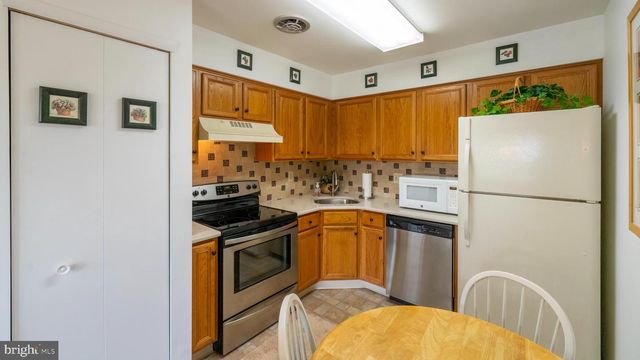 3006 MARYANNES CT, North Wales, PA 19454