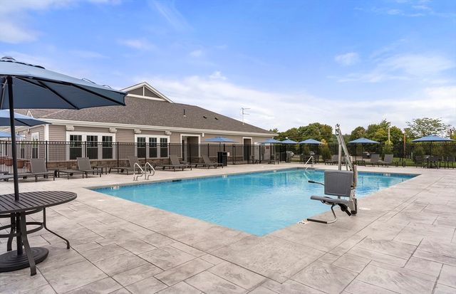 5 Peters Farm Way 304, Westborough, MA 01581