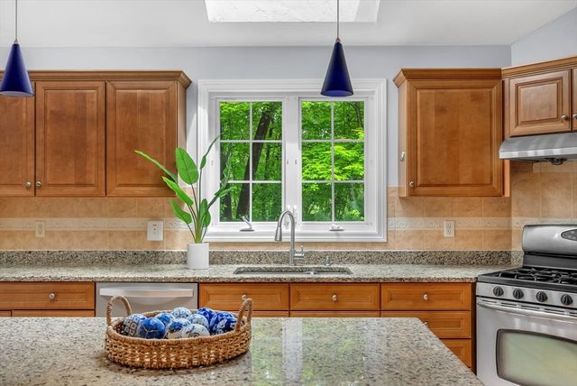 22 Hillcrest Dr, Acton, MA 01720