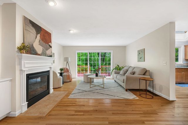 22 Hillcrest Dr, Acton, MA 01720