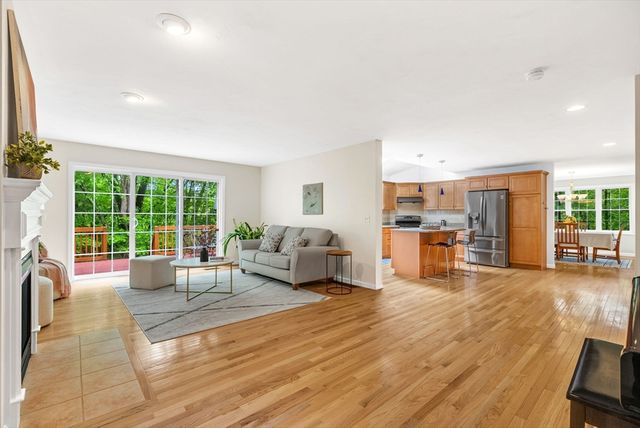 22 Hillcrest Dr, Acton, MA 01720