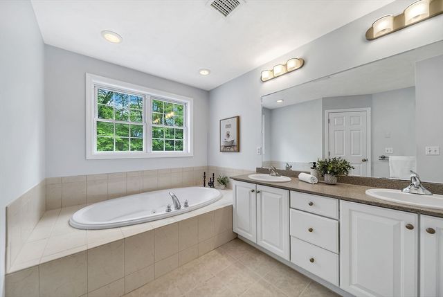 22 Hillcrest Dr, Acton, MA 01720