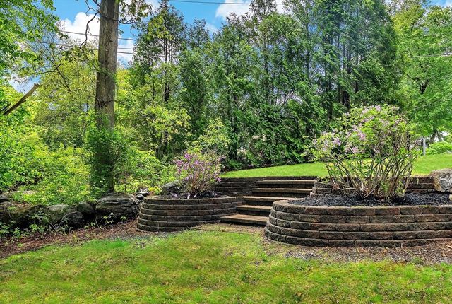 22 Hillcrest Dr, Acton, MA 01720