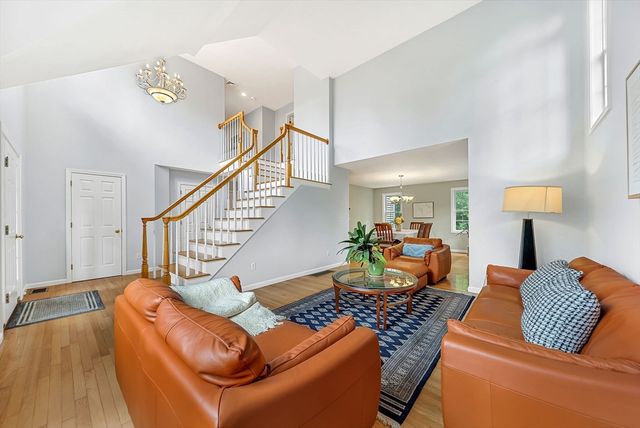 22 Hillcrest Dr, Acton, MA 01720