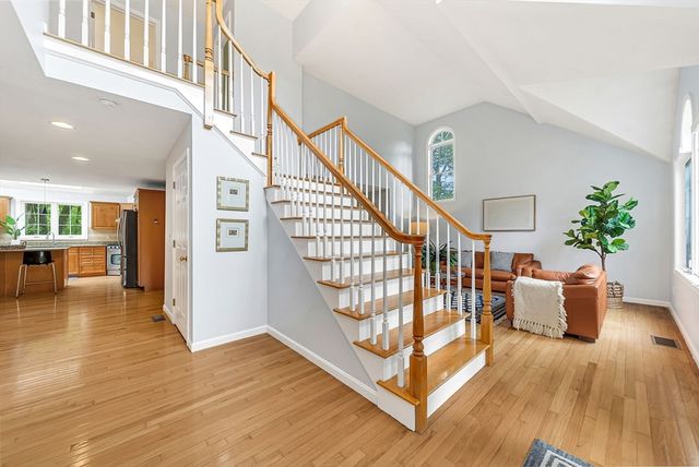 22 Hillcrest Dr, Acton, MA 01720