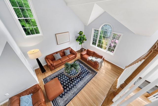 22 Hillcrest Dr, Acton, MA 01720