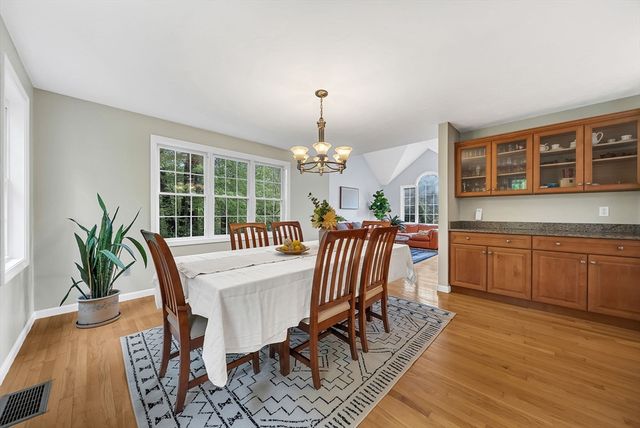 22 Hillcrest Dr, Acton, MA 01720