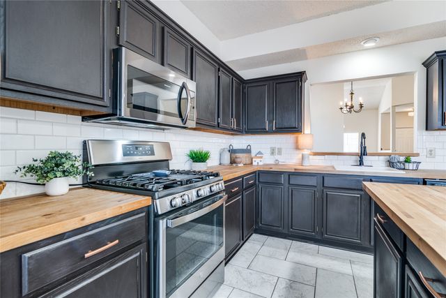 2833 Clearmeadow Drive, Mesquite, TX 75181