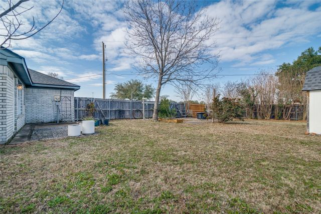 2833 Clearmeadow Drive, Mesquite, TX 75181