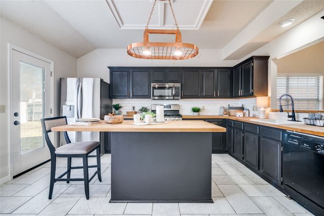 2833 Clearmeadow Drive, Mesquite, TX 75181