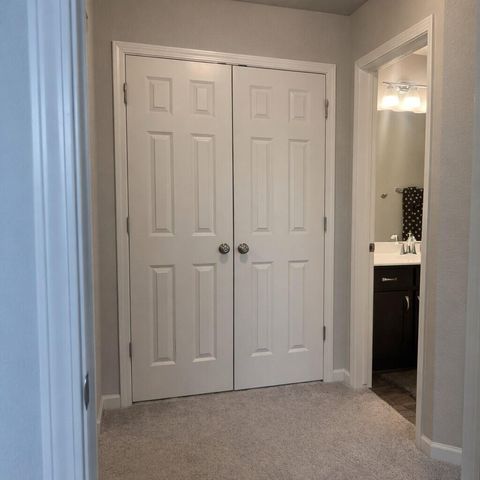 273 Silver Lake TRAIL, Oconomowoc, WI 53066
