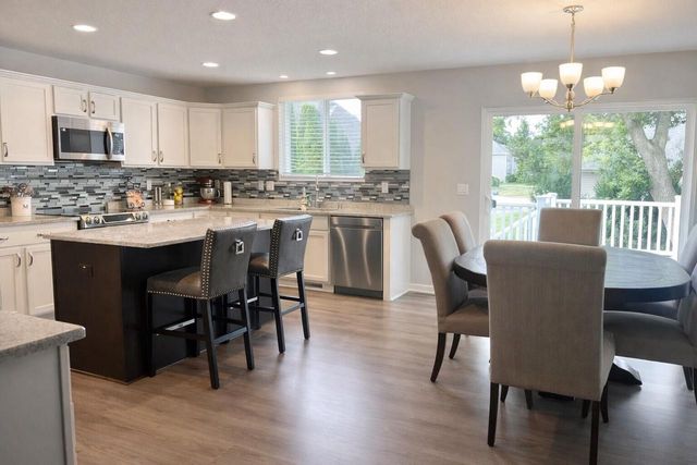 273 Silver Lake TRAIL, Oconomowoc, WI 53066