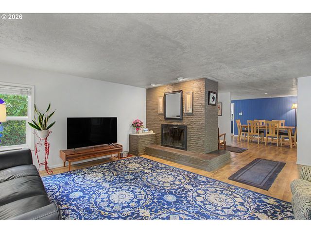 17109 Se EVERGREEN Hwy, Vancouver, WA 98683