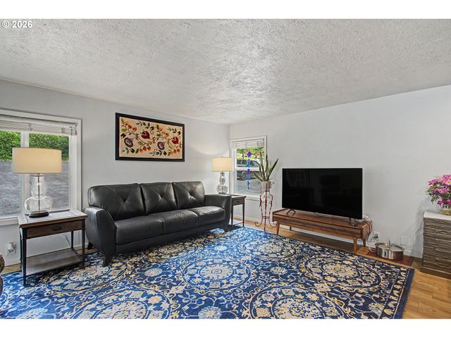 17109 Se EVERGREEN Hwy, Vancouver, WA 98683