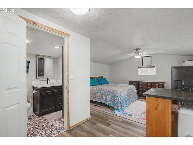 17109 Se EVERGREEN Hwy, Vancouver, WA 98683