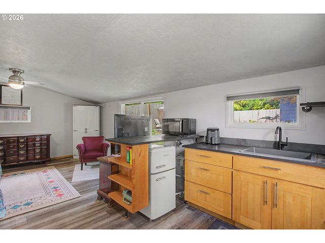 17109 Se EVERGREEN Hwy, Vancouver, WA 98683