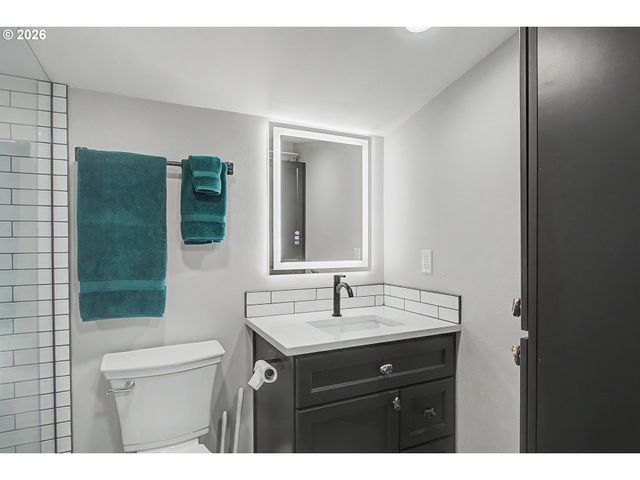 17109 Se EVERGREEN Hwy, Vancouver, WA 98683