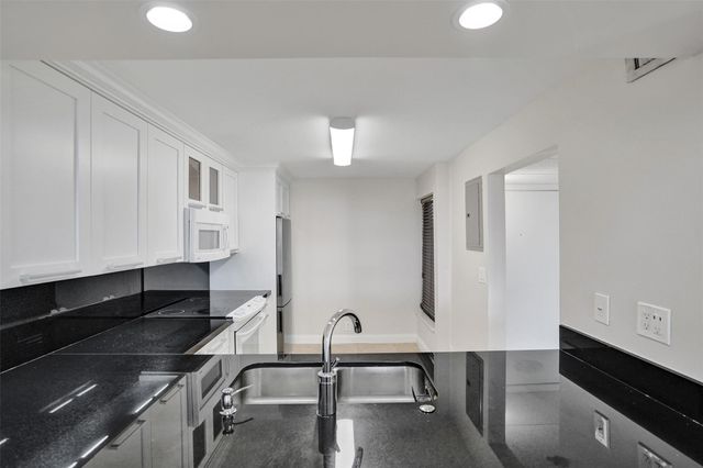 4 Royal Palm Way 503, Boca Raton, FL 33432