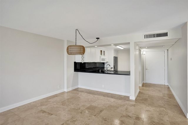 4 Royal Palm Way 503, Boca Raton, FL 33432