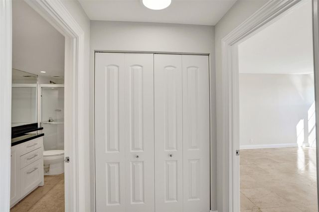 4 Royal Palm Way 503, Boca Raton, FL 33432