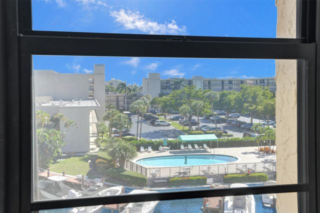 4 Royal Palm Way 503, Boca Raton, FL 33432