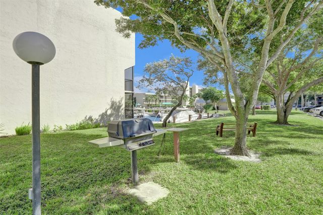 4 Royal Palm Way 503, Boca Raton, FL 33432