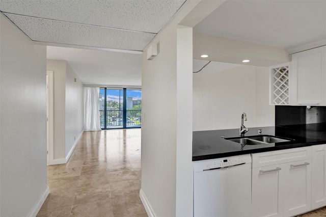 4 Royal Palm Way 503, Boca Raton, FL 33432