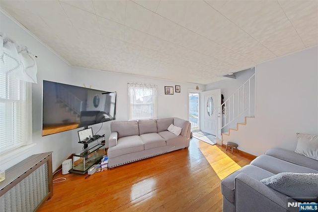 207 Lafayette Avenue, Lyndhurst, NJ 07071