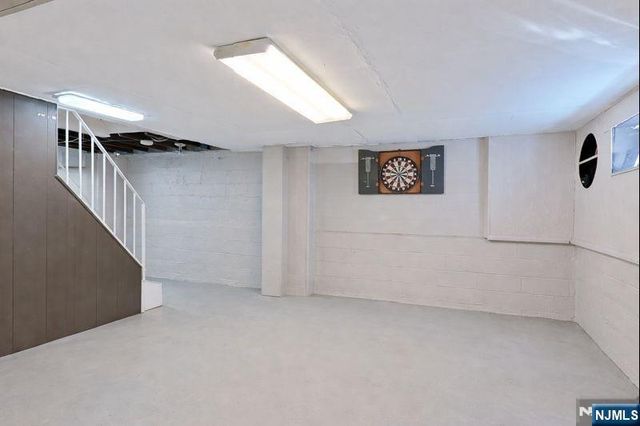 207 Lafayette Avenue, Lyndhurst, NJ 07071