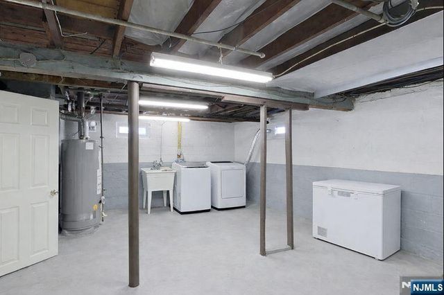 207 Lafayette Avenue, Lyndhurst, NJ 07071