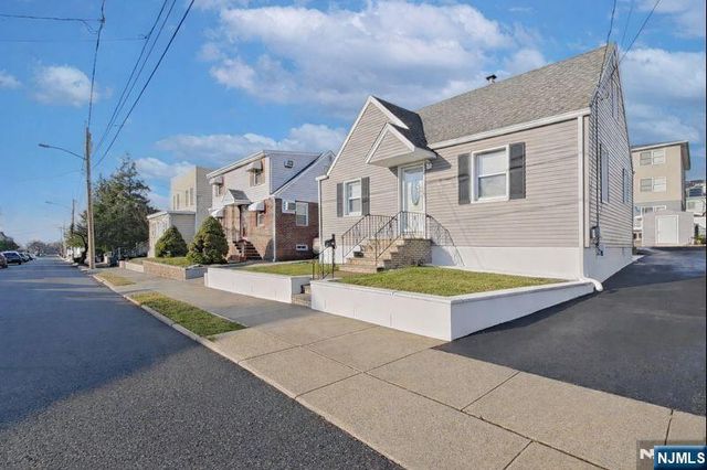 207 Lafayette Avenue, Lyndhurst, NJ 07071