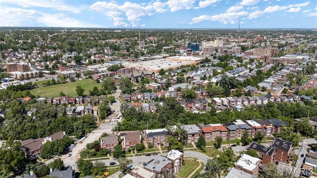 5885 Nina Place 3W, St Louis, MO 63112