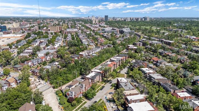 5885 Nina Place 3W, St Louis, MO 63112