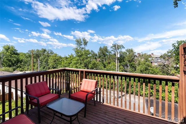 5885 Nina Place 3W, St Louis, MO 63112