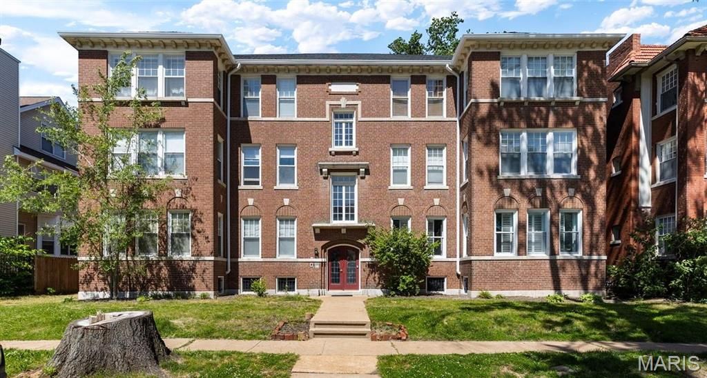 5885 Nina Place 3W, St Louis, MO 63112