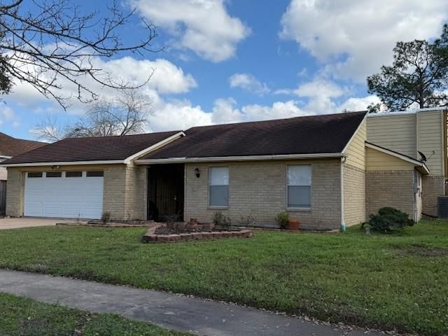 15123 Chasehill Drive, Houston, TX 77489