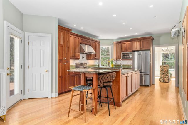 35 Hanson Road, Canton, CT 06019