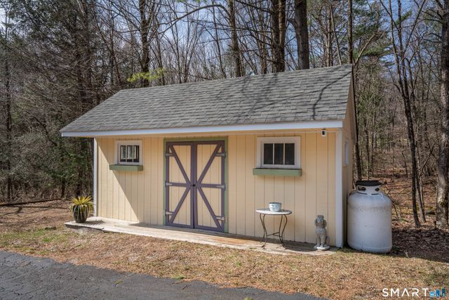 35 Hanson Road, Canton, CT 06019