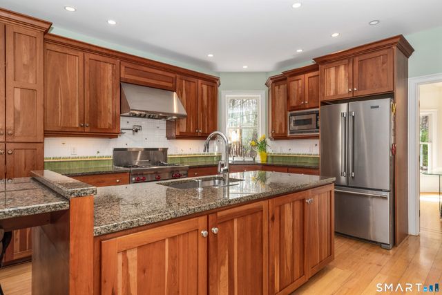 35 Hanson Road, Canton, CT 06019
