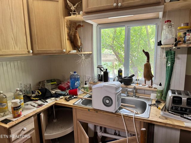 30 Holden Hollow, Jamestown, TN 38556