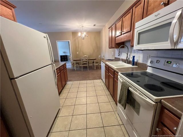 621 Marshtree Lane 305, Fayetteville, NC 28314