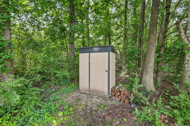 119 Silver Leaf Cir, Dickson, TN 37055