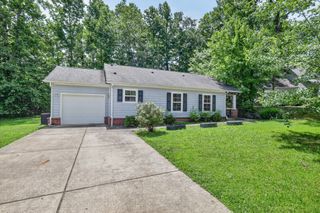 119 Silver Leaf Cir, Dickson, TN 37055